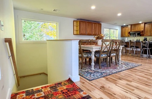 Hollis Apartment | Hollis, NH - Travel Workers/Relocating Families - Entire Place - Pet Friendly