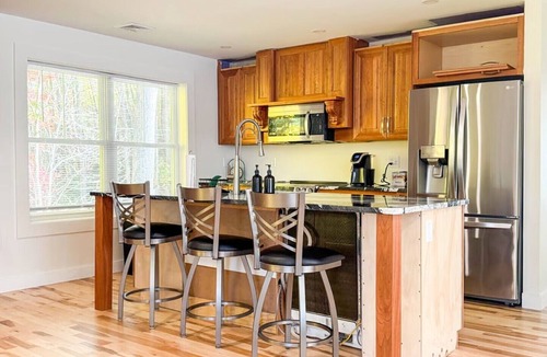 Hollis Apartment | Hollis, NH - Travel Workers/Relocating Families - Entire Place - Pet Friendly