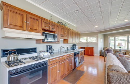 Millersburg Apartment | 'holmes With a View' Studio: Millersburg Retreat!