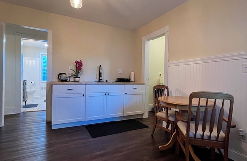 Holyoke House | Holyoke House Oasis: Calm Trips