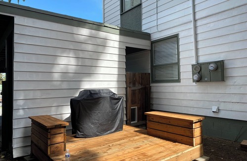 Russian Jack Park Apartment | Home Away From Home