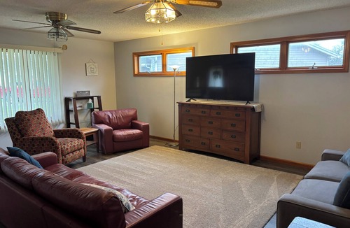 Kearney House | Home on Quiet Cul de Sac with Handicap Accessibility