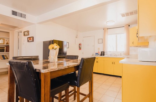 Page Apartment | Home Style Apartments - 1 & 3 BR Suites with Full Kitchen