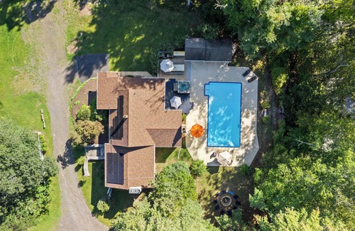 Stonington House | Homestead Near Mystic, Casinos & Beaches