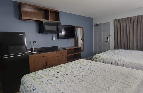 Egg Harbor Township Hotel | HomeTowne Studios By Red Roof Egg Harbor–Atlantic City Airport