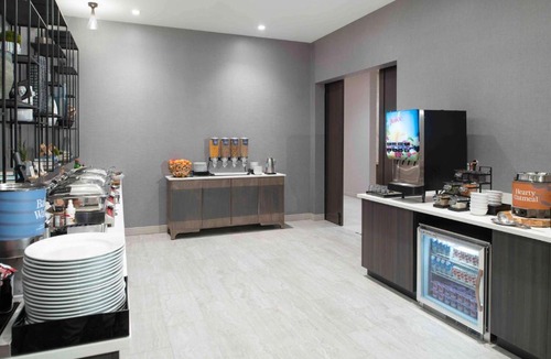 Chelsea Hotel | Homewood Suites By Hilton Boston Logan Airport Chelsea