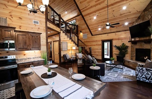 Pickens Cabin | Hope & Anchor - Broken Bow/Hochatown - 3bd