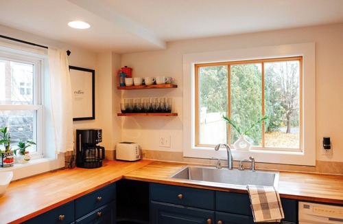 Saugerties House | Hot Tub; Big Kitchen; 2 Blocks to Downtown Saugerties