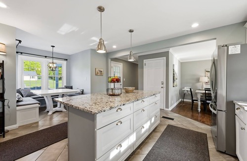 Novelty House | Hot Tub Fenced Yard Perfect Family Retreat Near Chagrin Falls