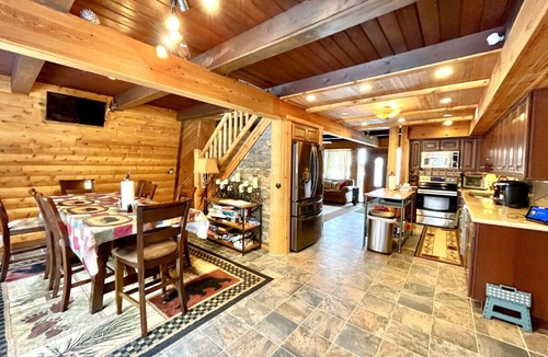 Hidden Valley House | Hot Tub, Fire Pit & Pool Access