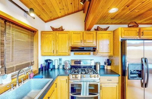 Hinsdale House | Hot Tub, Lake Views! All-Season Hinsdale Haven
