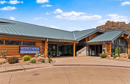 Zion National Park South Entrance Hotel | Hotel De Novo Springdale, Tapestry Collection by Hilton
