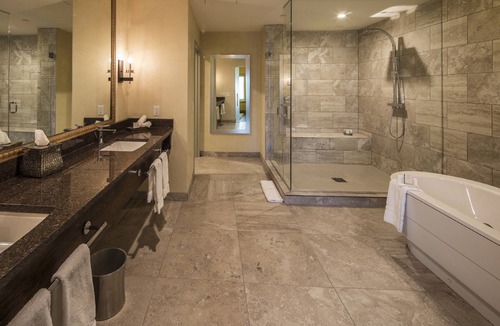 East Liberty Hotel | Hotel Indigo Pittsburgh East Liberty by IHG