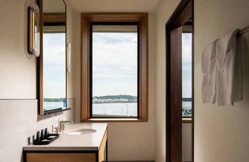 Long Wharf Hotel | Hotel Marcel New Haven, Tapestry Collection By Hilton