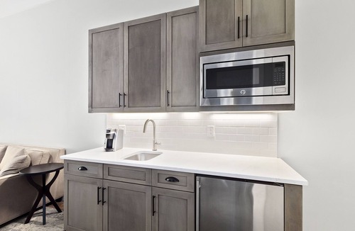 East Garden City Hotel | Hotel Suites at Vanderbilt