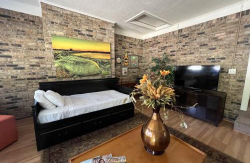 Mount Ida House | House on the Creek