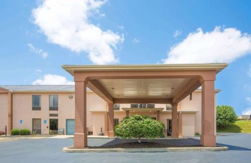 Beckley Hotel | Howard Johnson by Wyndham Beckley
