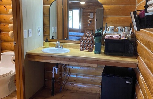 Tok Cabin | Hunter Cabin-Modern Comfort in the Last Frontier (For families or casual travelers)