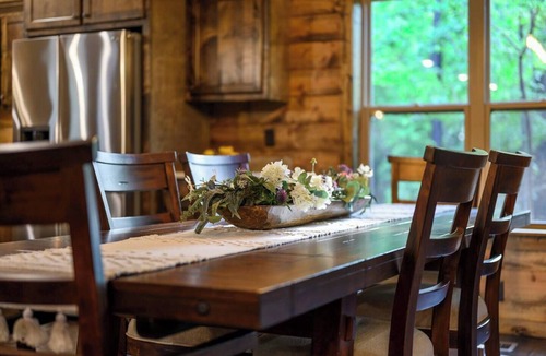 Pickens Cabin | Hunter's Creekside Lodge
