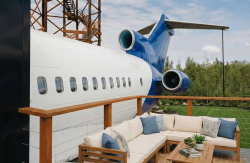 Houston House | Iconic 727 Jet: Private Aft Suite + Lounge