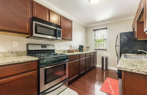 Short North Condo | Ideally Located 1 Bdrm Stay | Parking & Laundry