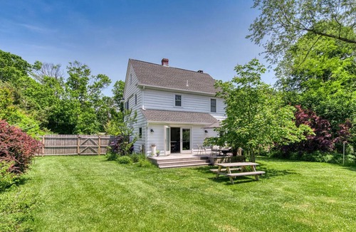 East Marion House | Idyllic North Fork hideaway! Quiet 3 Bedroom cape in East Marion