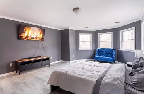 Putnam Valley House | @iHeartNYState 4BR. Hot Tub Jacuzzi Fireplace
