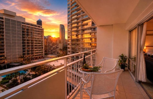 Waikiki Apartment | Ilikai Hotel Ocean View 1-Bedroom Sleeps 4 ILK-937 by KBM