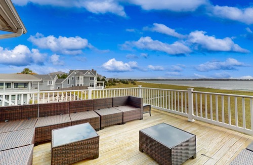 Pine Point House | Immaculate Beachfront Retreat with Chef’s Kitchen, Ocean Vistas & Firepit