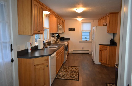 Kennebunk House | In-Town Kennebunk - walk to cafes/restaurants/shops, beaches minutes away