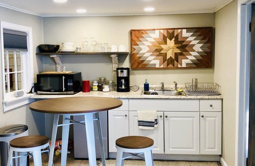 Shelburne House | In town, newly remodeled studio with private balcony