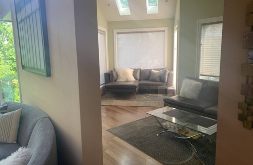 Northeast Yonkers House | INCREDIBLE/LUXURIOUS 3BDR HOME, 20 MIN FROM NYC