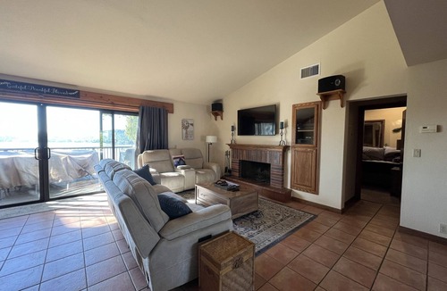 Oak Shores House | Incredible Views from Smith Point