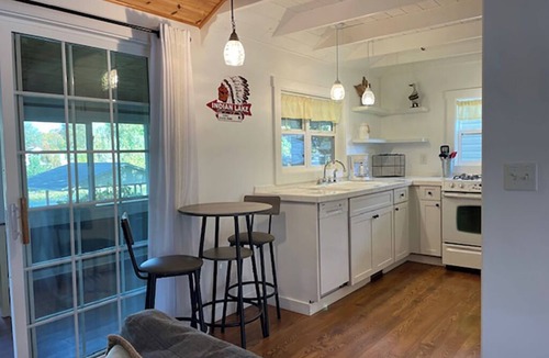 Lakeview Cottage | Indian Lake Treehouse Waterfront Cottage