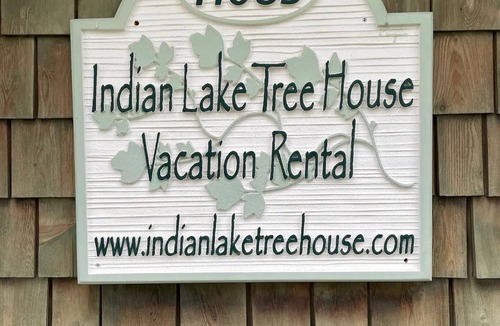 Lakeview Cottage | Indian Lake Treehouse Waterfront Cottage