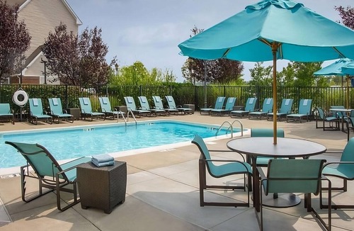 Charleston Hotel | Indulge in Home-Like Comfort! Pet-Friendly, Close to East End Historic District
