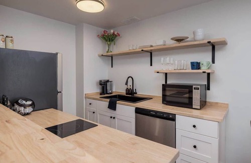 Downtown Anchorage Apartment | Inlet View Luxe -King Suite - Downtown Anchorage