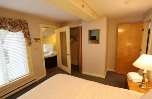 Waterville Valley House | Inns of Waterville Valley 101 Two Bedroom Unit at Inns of Waterville Valley