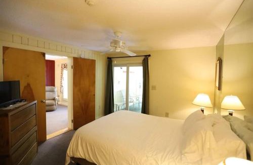 Waterville Valley House | Inns of Waterville Valley 105 One Bedroom Garden Level Unit at Inns of WV