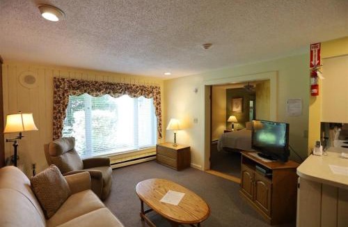 Waterville Valley House | Inns of Waterville Valley 104 One Bedroom Unit at Inns of Waterville Valley Condo