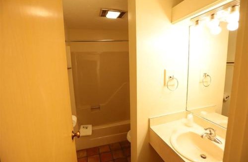 Waterville Valley House | Inns of Waterville Valley 305 One Bedroom Unit at Inns of Waterville Valley