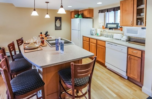 Lincoln Apartment | InnSeason Resorts Pollard Brook