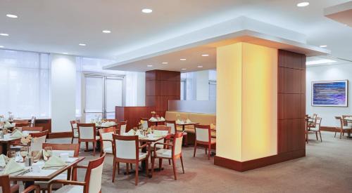 Cleveland Hotel | InterContinental Suites Hotel Cleveland by IHG