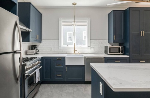 Parkside Apartment | Intown Wave | Modern Luxury in Downtown Portland