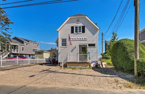 Old Lyme Cottage | Inviting 3BR Beachfront Cottage in Hawk's Nest – Summer Escape Awaits!
