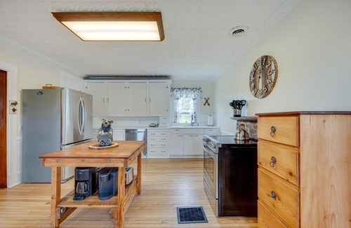 Pittsburg House | Inviting and Spacious Vacation Rental in Pittsburg!