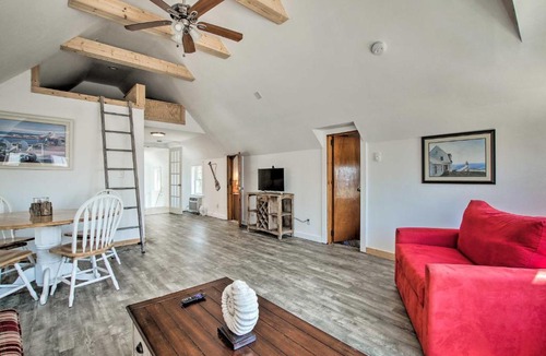Old Lyme Apartment | Inviting Beachfront Apt. in Hawk's Nest Beach