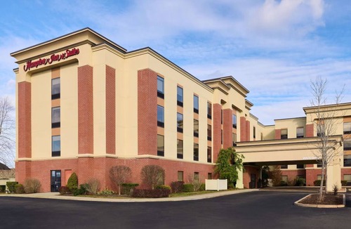 Smithfield Hotel | Inviting Suites Near Providence – Pool & Pet-Friendly! Near Colleges & Casino