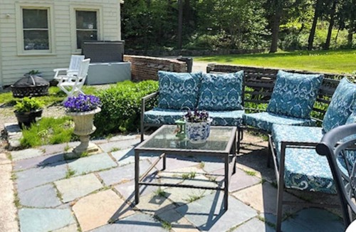 Manchester-by-the-Sea House | Inviting oceanfront cottage with fireplace, beach access, kayaks, & W/D