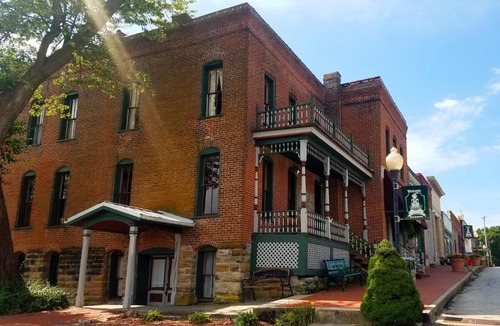 Blackwater Hotel | Iron Horse Hotel